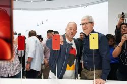 心痛！各大電商平臺(tái)競(jìng)相下調(diào)iPhone售價(jià)